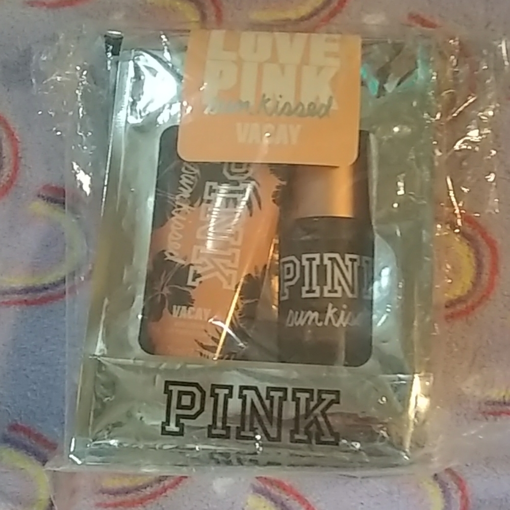 Vs Pink Sun kissed Vacay Body spray & lotion set